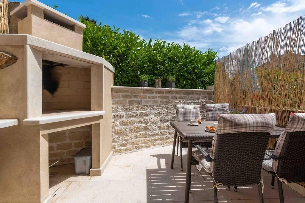Holiday House Mateo Bubani Apartamento